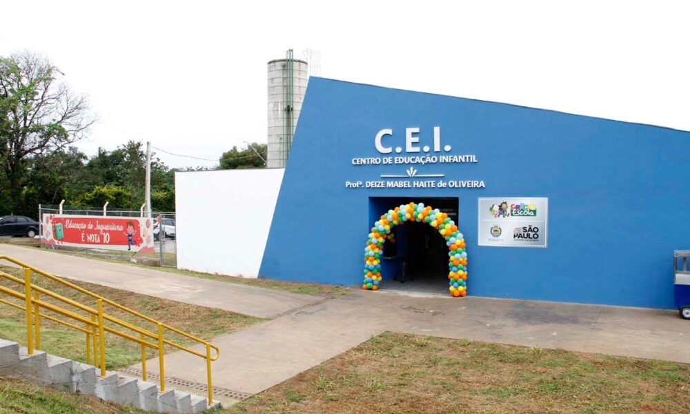 ESCOLAR CRECHE CENTRO EDUCACIONAL - Director - ESCOLAR CRECHE CENTRO  EDUCACIONAL