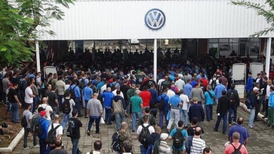  Volkswagen suspende produção e põe mais de 2000 funcionários de férias coletiva